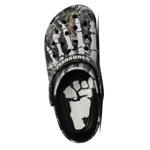 PLEASURES X CROCS CAMO CLASSIC CLOG